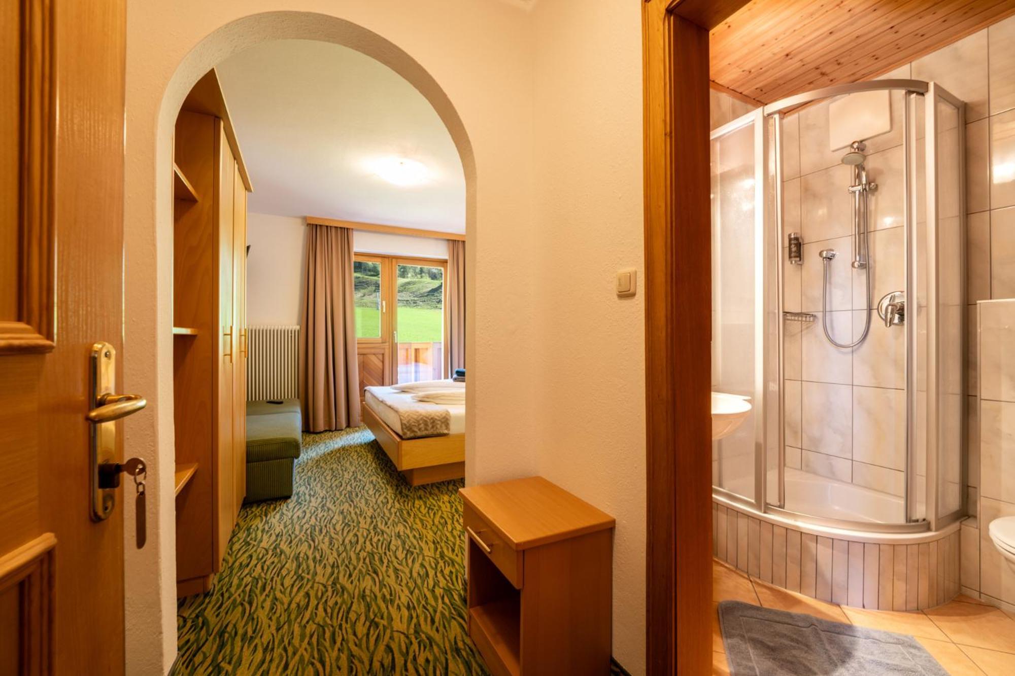 Oberlehenhof Villa Kaprun Ruang foto